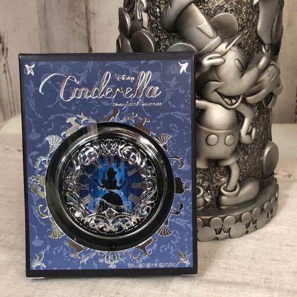 NIP Sephora Disney Princess Cinderella Compact - Picture 1 of 10